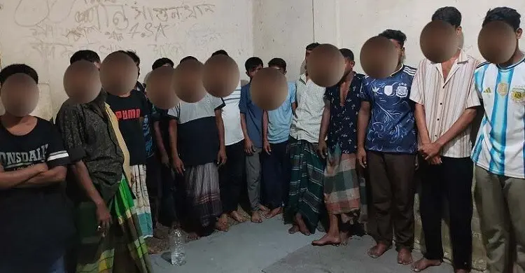 ঢাকার দুই থানায় পুলিশের অভিযানে গ্রেফতার ২৪