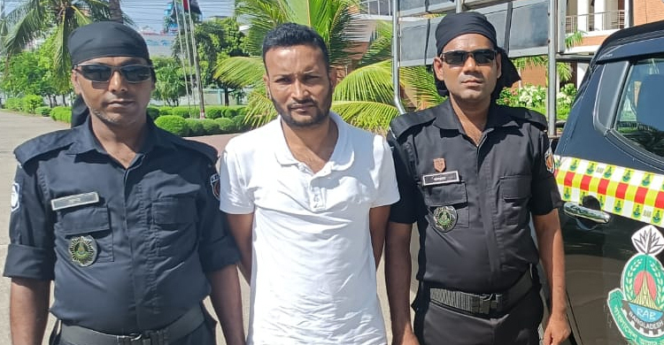 শ্বশুরবাড়িতে আগুন দেওয়ার মামলায় সাজাপ্রাপ্ত আসামি গ্রেফতার