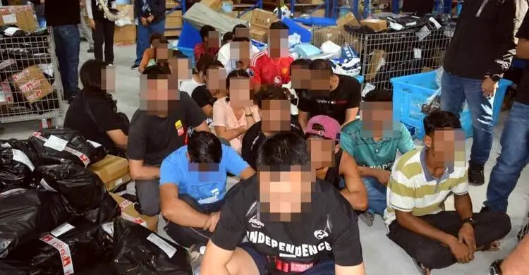 মালয়েশিয়া পৃথক অভিযানে বাংলাদেশিসহ ৭৭ প্রবাসী আটক