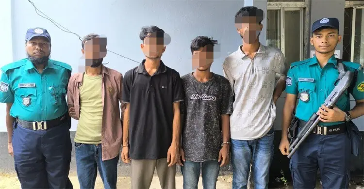 চট্টগ্রামে ডিডিএনের কার্যালয়ে হামলা-ভাঙচুরের ঘটনায় গ্রেফতার ৮