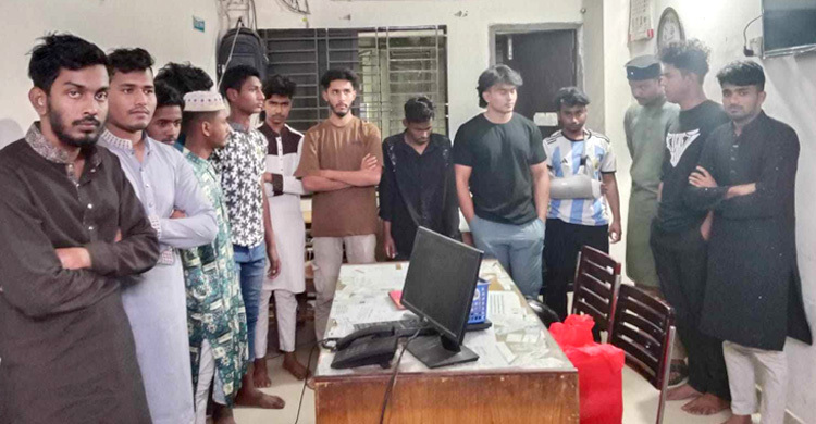 চাঁদা চেয়ে ৩ লাখ টাকা লুট, নিয়ে যায় ৪ কম্পিউটার