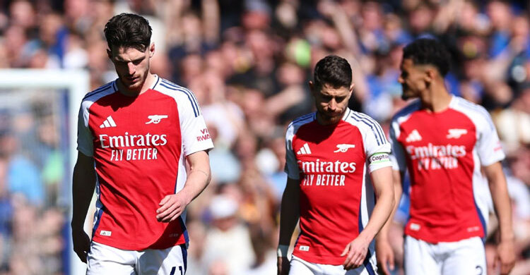 শিরোপা দৌড় থেকে আরও পিছিয়ে আর্সেনাল