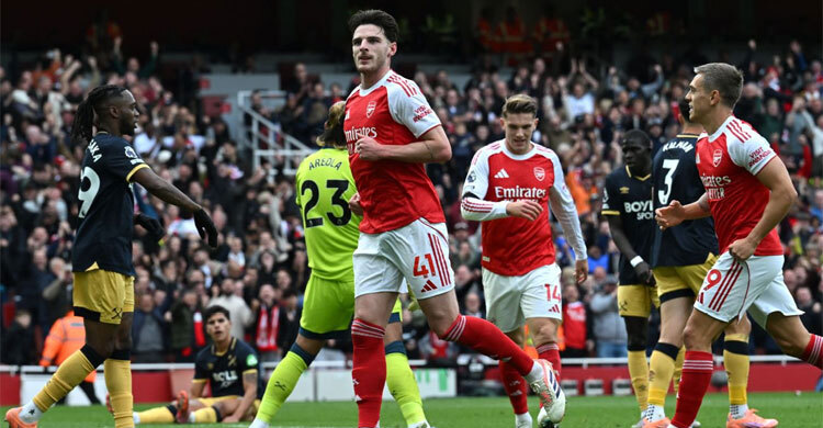ওয়েস্ট হ্যামকে হারিয়ে প্রিমিয়ার লিগে শীর্ষে আর্সেনাল