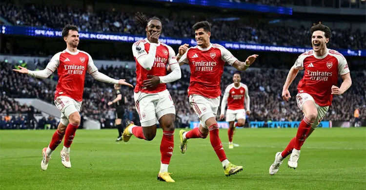 টটেনহামকে উড়িয়ে শিরোপা লড়াইয়ে স্বস্তি ফিরল আর্সেনালের