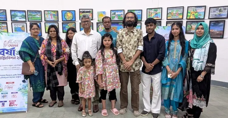 শিশু-কিশোরদের রংতুলিতে বর্ষার চিত্রকর্ম