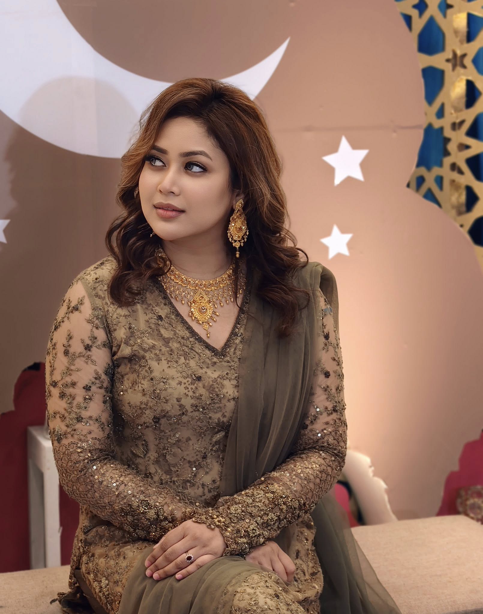 উৎসবের রঙে ভাবনার এলিগ্যান্ট স্টাইল