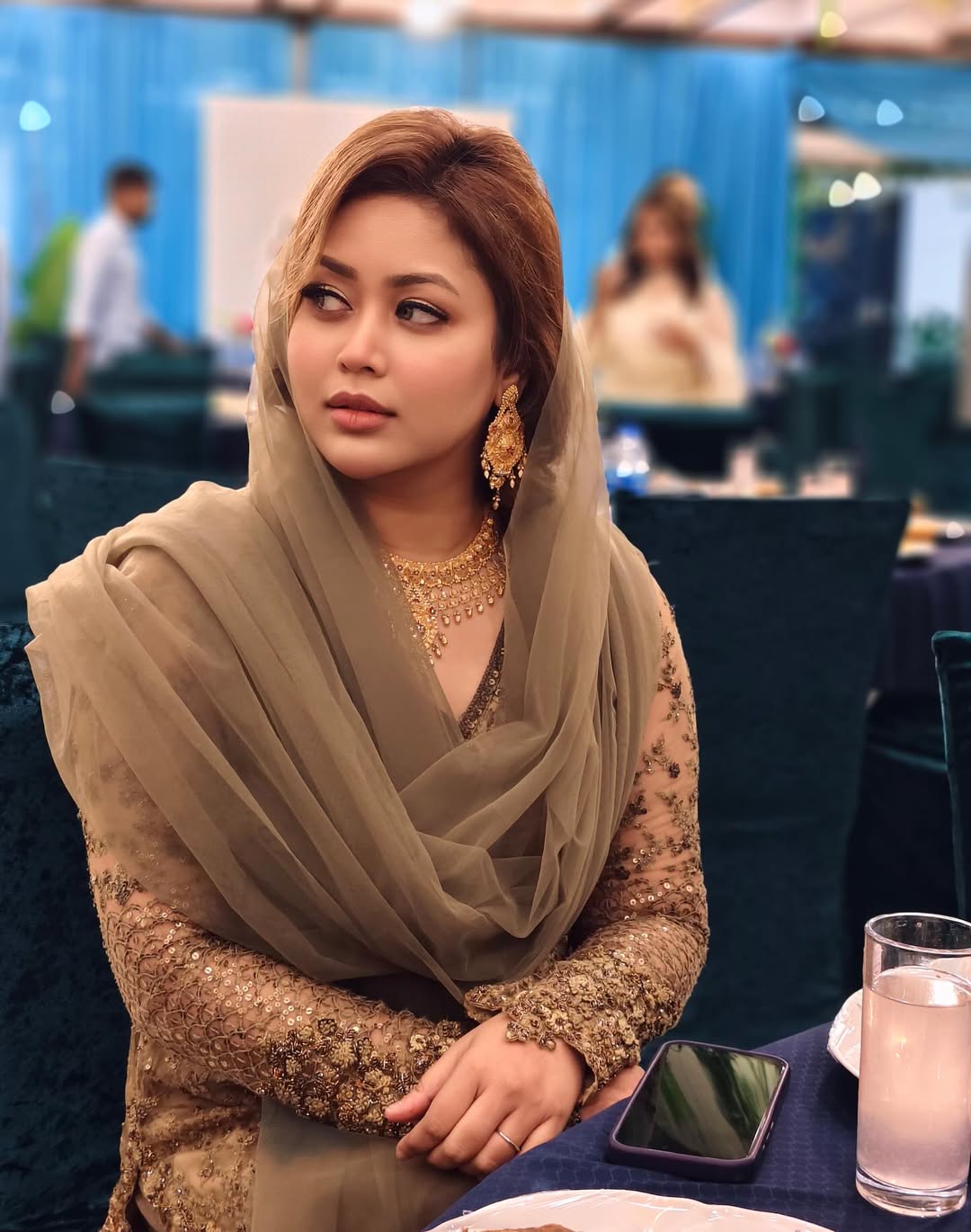 উৎসবের রঙে ভাবনার এলিগ্যান্ট স্টাইল