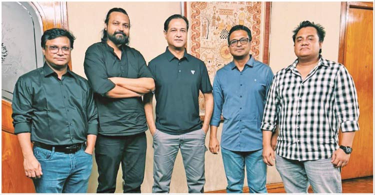 ১৭ বছর পর গানের দল নিয়ে যুক্তরাষ্ট্রে যাচ্ছেন আসিফ
