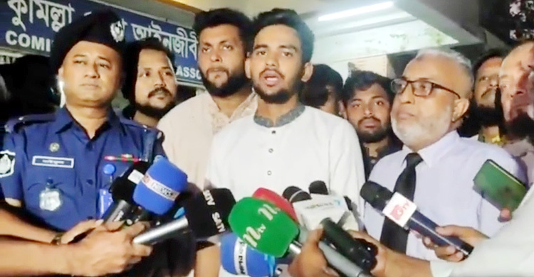 ৫ আগস্ট জুলাই ঘোষণাপত্র পাঠ হতে পারে: উপদেষ্টা আসিফ মাহমুদ