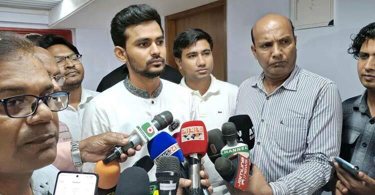 আসিফ মাহমুদের হাঁসের মাংস খাওয়া বক্তব্য নিয়ে যা হলো