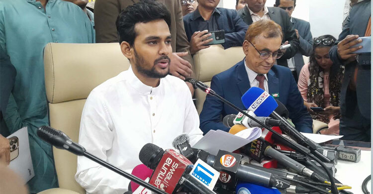 পদত্যাগের বিষয়ে প্রধান উপদেষ্টার প্রেস উইং জানাবে: আসিফ মাহমুদ