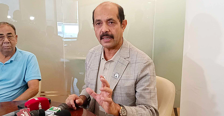 জন্মনিবন্ধন নিয়ে জনগণ সীমাহীন দুর্ভোগে পড়েছেন: মেয়র আতিক