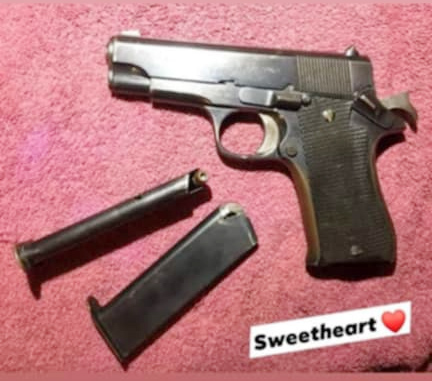 অস্ত্রের ছবি পোস্ট দিয়ে ছাত্রলীগ নেতা লিখলেন &lsquo;সুইটহার্ট&rsquo;, পরে আটক