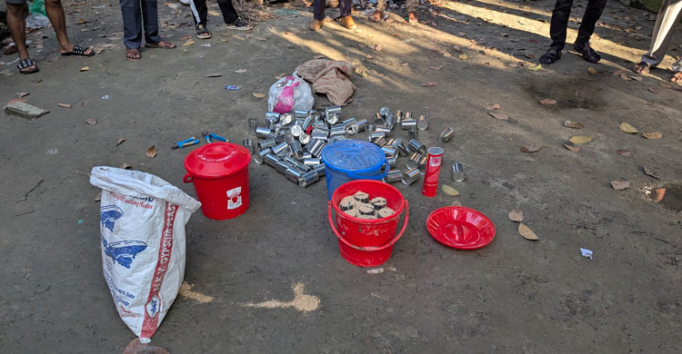 আ’লীগ নেতার বোনের বাড়িতে ২৩ তাজা ককটেল উদ্ধার, ভাগনি জামাই আটক