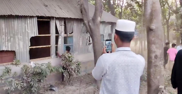 রাজবাড়ীতে আহমদীয়া মুসলিম জামাতের নামাজ সেন্টারে হামলা