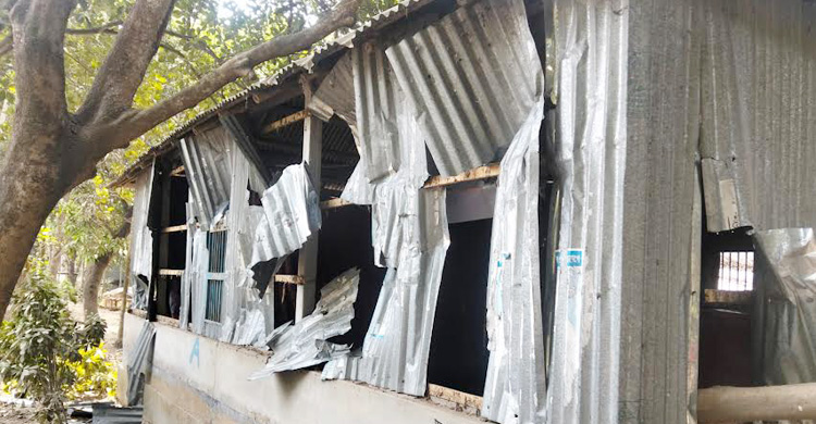 রাজবাড়ীতে আহমদীয়া মুসলিম জামাতের নামাজ সেন্টারে হামলা