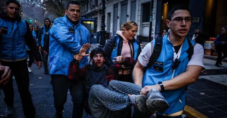 Buenos Aires rocked by clashes over Milei reforms