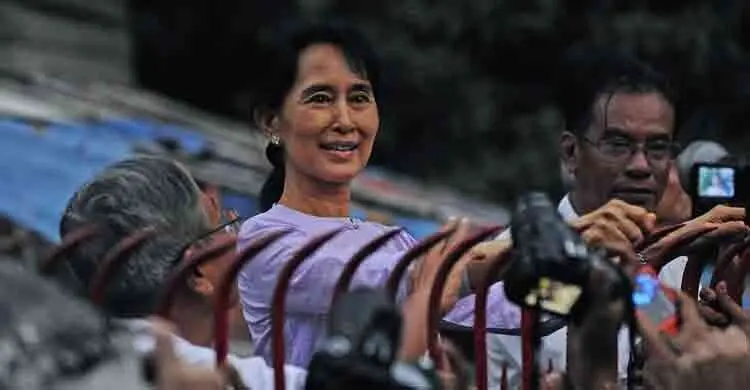 সু চির সাজার মেয়াদ কমালো মিয়ানমার সরকার