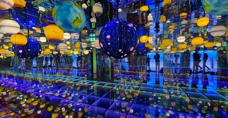 ভাঙনের ওপারে ব্রহ্মাণ্ড