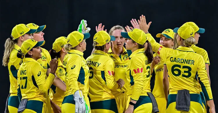 Ausie women cricket stars face molestation in India