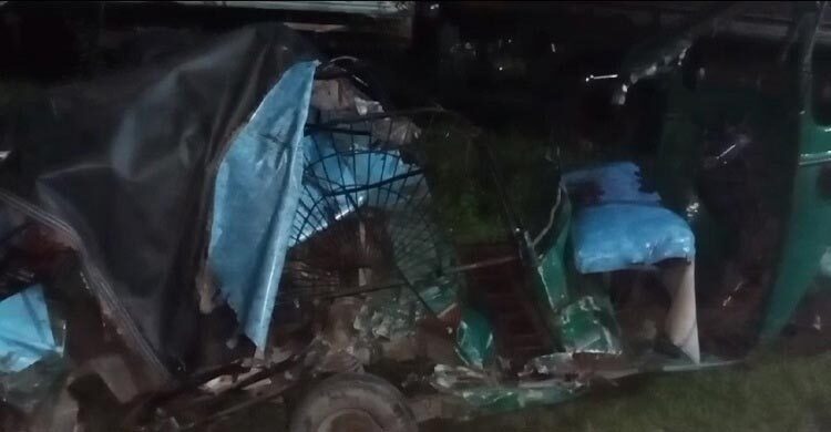 3 killed as truck, auto-rickshaw collide in Narsingdi