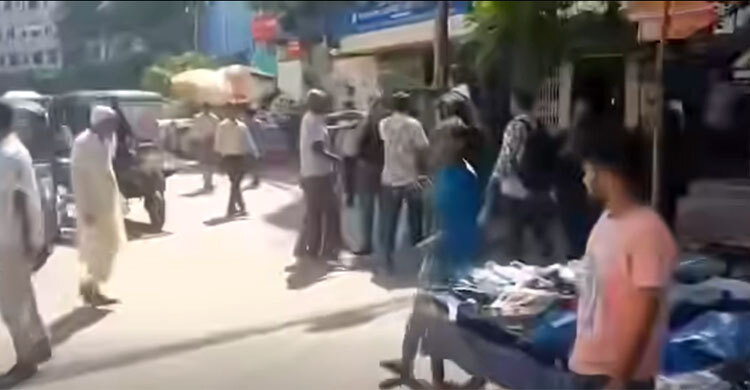 আওয়ামী লীগের ঝটিকা মিছিল থেকে আটক ৩২, দুজনকে মারধর স্থানীয়দের