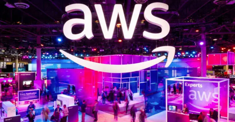 Snapchat, Roblox and banks hit by global internet outage linked to AWS