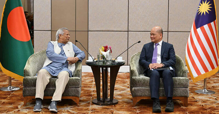 প্রধান উপদেষ্টার সঙ্গে আজিয়াটা গ্রুপের চেয়ারম্যানের সাক্ষাৎ