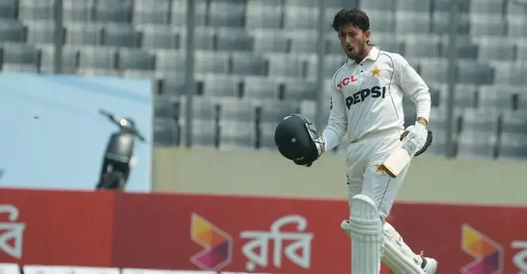 বাংলাদেশের বিপক্ষে তৃতীয় পাকিস্তানির টেস্ট অভিষেকে সেঞ্চুরি