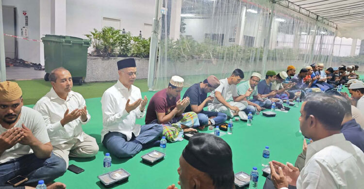 সিঙ্গাপুরে বাংলাদেশিসহ ৪৪০ শ্রমিককে নিয়ে এসপিআইএল ও এএসিটির ইফতার