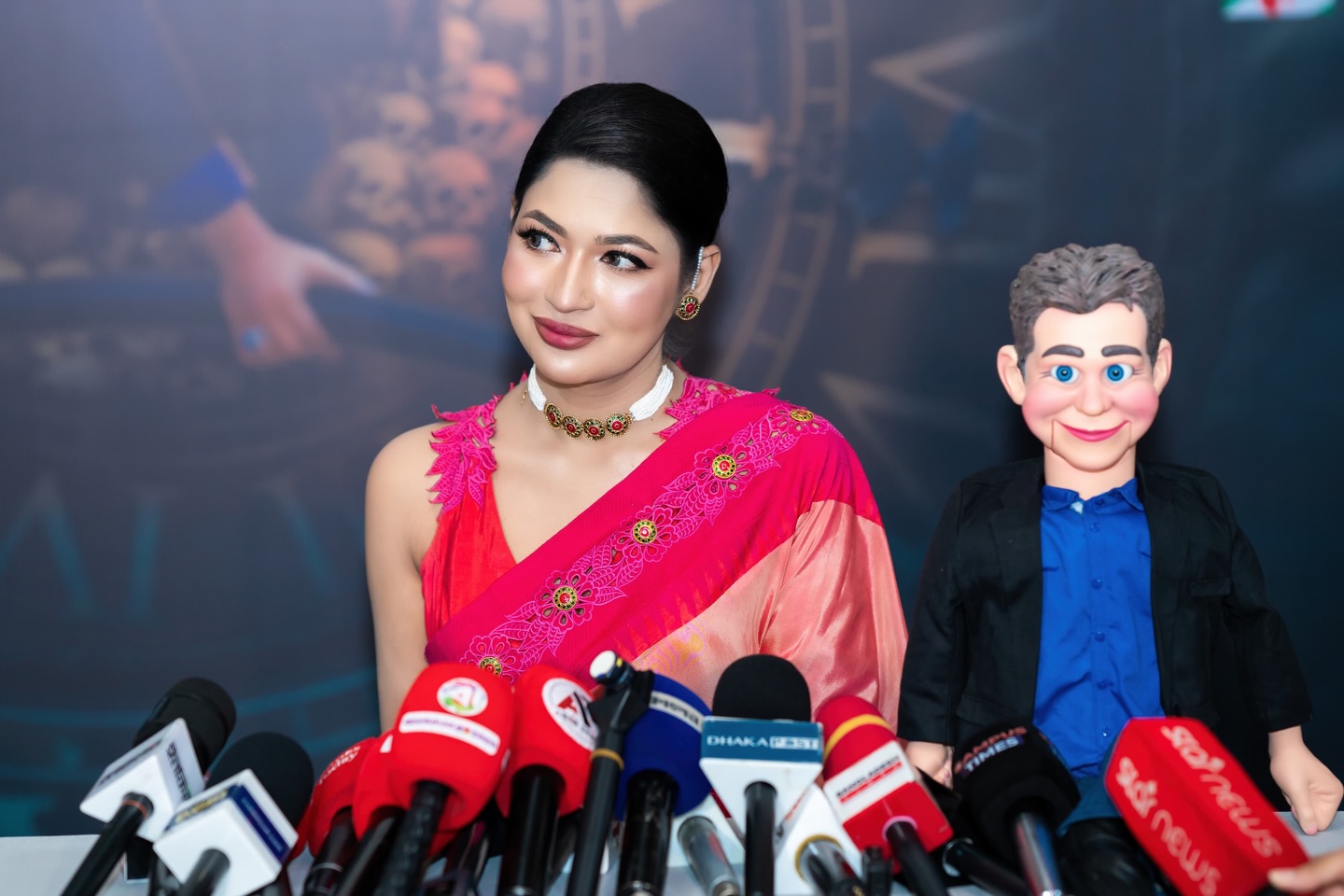 মোহময়ী শাড়ির সাজে অপরূপ বাঁধন