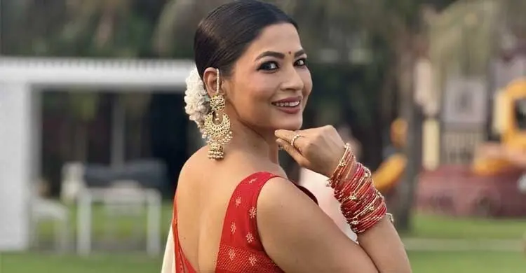 বৈশাখের রঙে নজরকাড়া বাঁধন