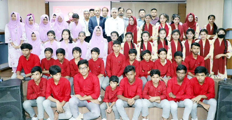 বিমানের ট্রেনিং সেন্টার পরিদর্শন সুবিধাবঞ্চিত শিশুদের