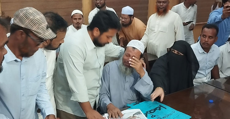 ছেলে হত্যার বিচার দাবিতে মামলা করেছি, কিন্তু পুলিশ আসামি ধরছে না