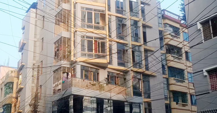 ব্রাহ্মণবাড়িয়ায় বহুতল ভবনে অগ্নিকাণ্ডে বৃদ্ধ নিহত