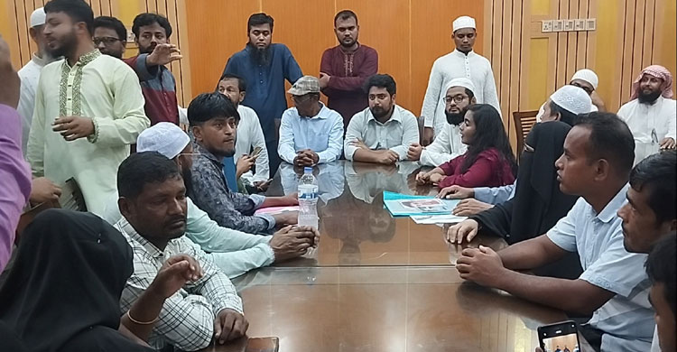 ছেলে হত্যার বিচার দাবিতে মামলা করেছি, কিন্তু পুলিশ আসামি ধরছে না