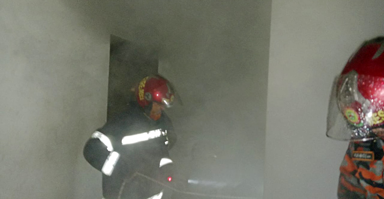 ব্রাহ্মণবাড়িয়ায় বহুতল ভবনে অগ্নিকাণ্ডে বৃদ্ধ নিহত