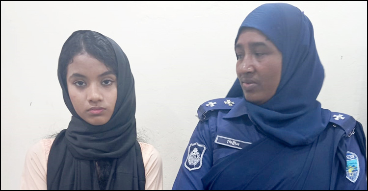 পিঠা উৎসব থেকে ছাত্রলীগ নেত্রীর সহযোগীকে পুলিশে সোপর্দ