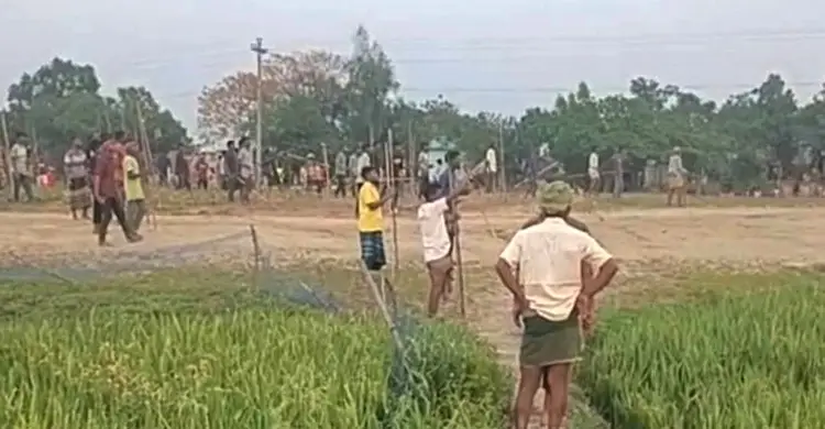 ব্রাহ্মণবাড়িয়ায় মসজিদের মাইকে ঘোষণা দিয়ে দুই পক্ষের সংঘর্ষ