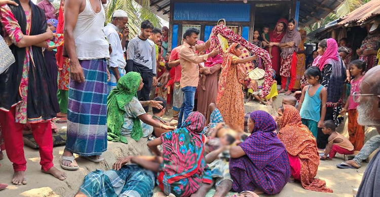 ঘেরের মাটি কাটা নিয়ে দু’পক্ষের সংঘর্ষ, আহত ২৫