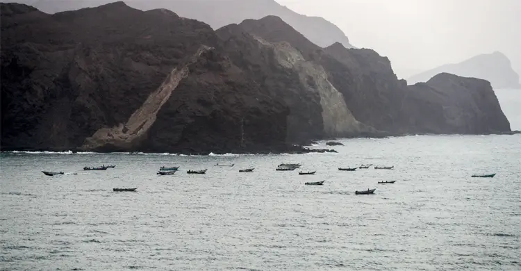 এবার বাব আল-মান্দেব প্রণালি বন্ধের হুমকি দিলো হুথিরা