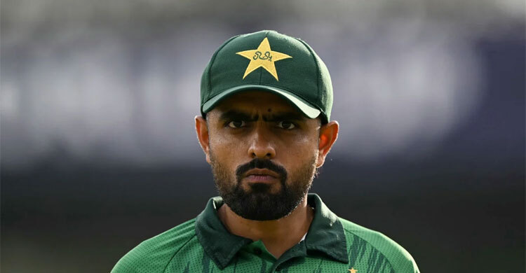 সময় বদলেছে, বদলাতে হবে বাবরকেও