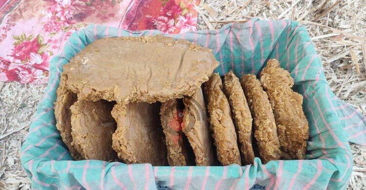 বাবুগঞ্জের আখের গুড়ের চাহিদা বরিশালজুড়ে