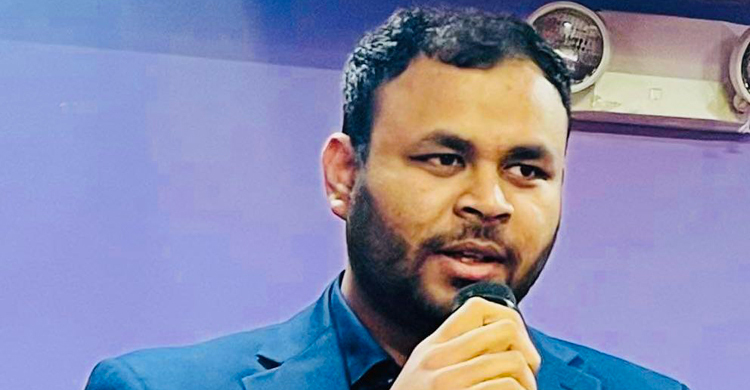 পালিয়ে বেড়াচ্ছে সেই প্রবাসীর পরিবার, আতঙ্কে বাবা হাসপাতালে