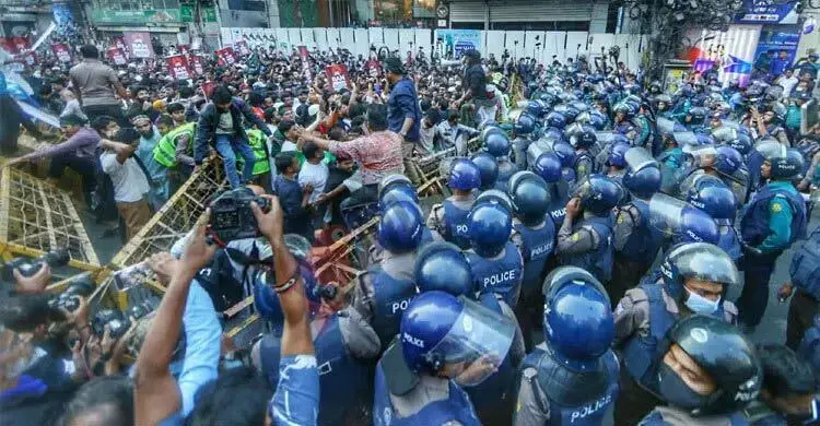 Police obstruct 'Long March to Indian High Commission' in Badda