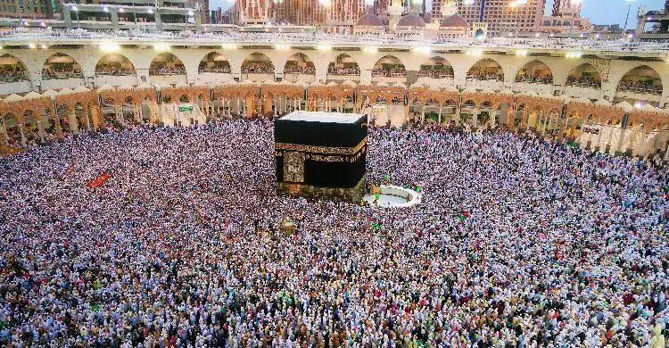 বদলি হজ করলে নিজের হজ আদায় হবে?