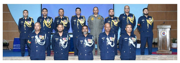 স্বাধীনতা দিবস উপলক্ষে অনারারি কমিশন পেলেন বিমানবাহিনীর ৯ কর্মকর্তা