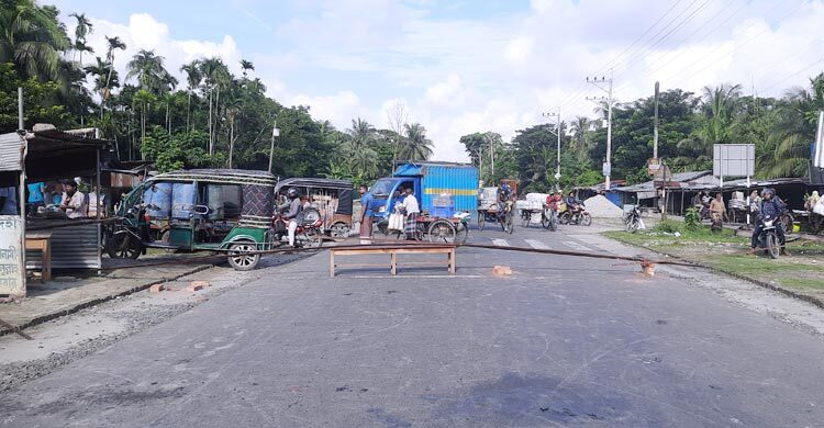 আসন পুনর্বহালের দাবিতে বাগেরহাটে হরতাল চলছে