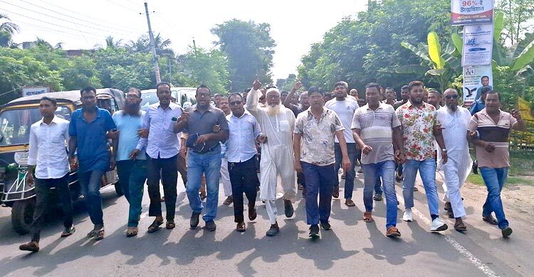 দু’দিন বিরতি দিয়ে বাগেরহাটে ফের নির্বাচন অফিস ঘেরাও