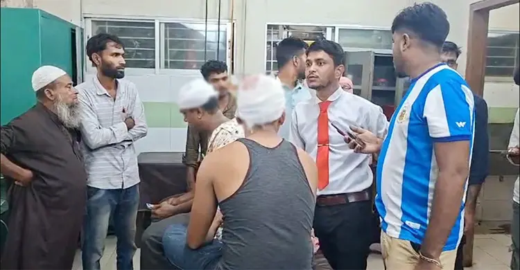 বাগেরহাটে আদালত ভবনের ছাদ ধসে আহত ৫